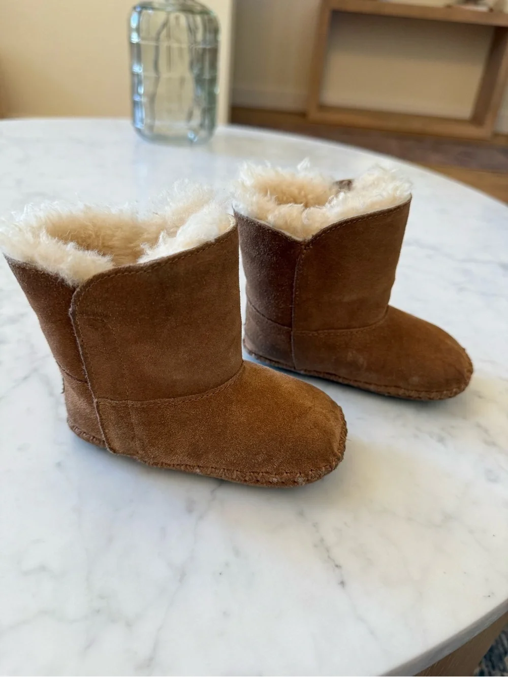 UGG Australia Toddler Classic II Chestnut Sheepskin Boots Kids Size 4/5